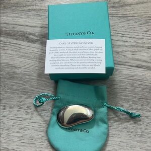 Tiffany & Co. Silver Bean money clip with Teal Pouch